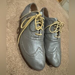 SOREL Silver Gunmetal Leather Oxford Shoes. Size 7.